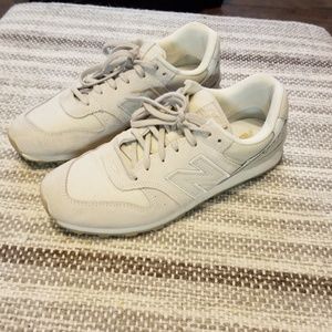 New Balance 696 sneakers